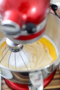 Osterei-Kuchen mit Überraschung Ostereier Kuchen Backen 1 200x300