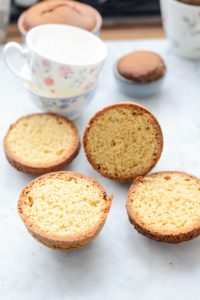 Osterei-Kuchen mit Überraschung Ostereier Kuchen Basteln 1 200x300