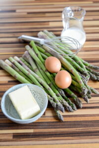 Sauce Mousseline: die sahnige Sauce Hollandaise DSC_8589 200x300
