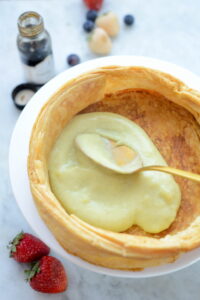 Crème-Brûlée-Kuchen Puit D Amour Mit Creme Patissiere 200x300