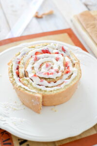 Rollkuchen mal anders mit Erdbeeren und Basilikum DSC_9962 200x300