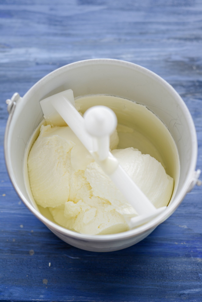 Joghurteis ganz einfach mit der Eismaschine Rezept