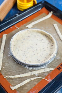 Herzhafte Tarte fine mit Tomaten und Zwiebelconfit DSC_0765 200x300