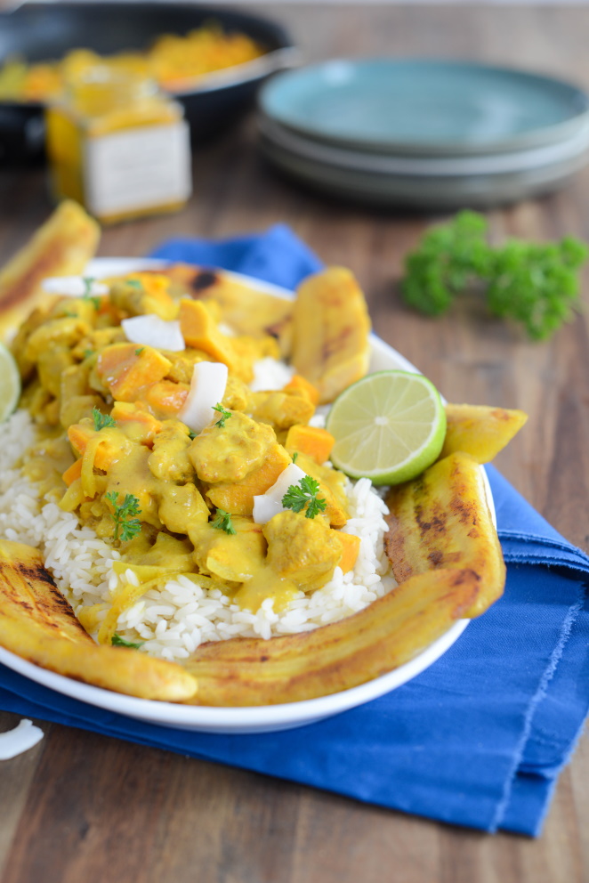 Hähnchen Colombo mit Kochbananen und Süßkartoffeln - Colombo de poulet haehnchen-colombo-kochbanane