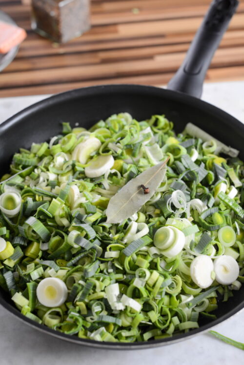 Lachs mit LauchFondue (Fondue de poireau au saumon) Rezept