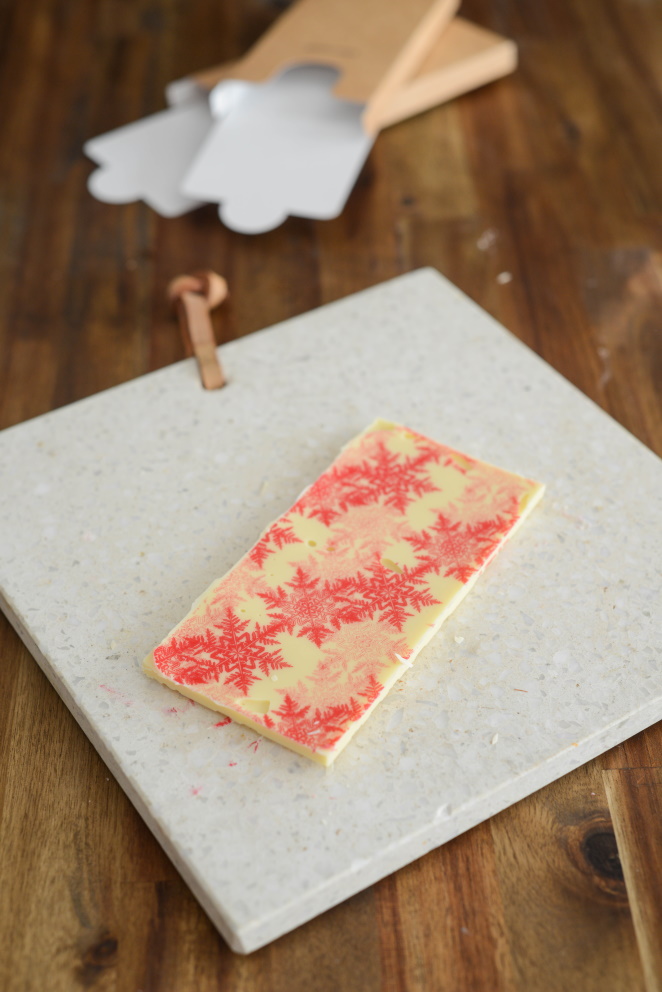 Tafel Schokolade mit Schneeflocken Rezept