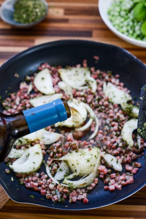 Erbsen mit Speck à la française Rezept