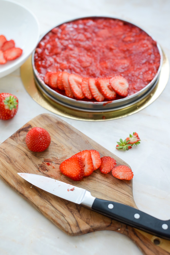 Erdbeer-Tarte ohne backen mit Pfeffer und Minze Rezept