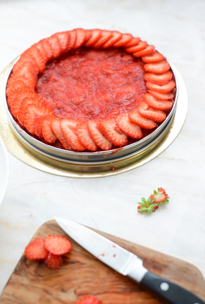 Erdbeer-Tarte ohne backen mit Pfeffer und Minze Rezept