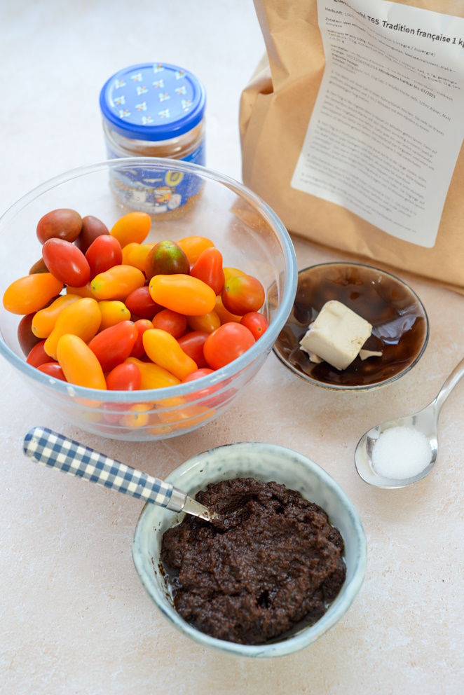 Tarte Fine mit Tomaten und Tapenade Rezept Tarte Fine mit Tomaten und Tapenade Rezept