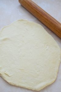 Tarte Fine mit Tomaten und Tapenade Tarte Tomaten Oliven 1 200x300