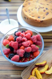Saftiger Joghurt-Sommerkuchen mit Beeren: Tutti-Frutti-Kuchen DSC_4604 200x300 1