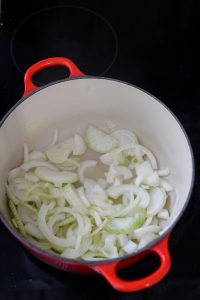 Französische Zwiebelsuppe (Soupe à l'oignon) zwiebel-suppe-rezept-3-200x300