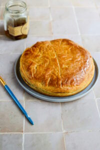 Galette des rois mit Haselnüssen galette-des-rois-mit-nussnougat-3-200x300