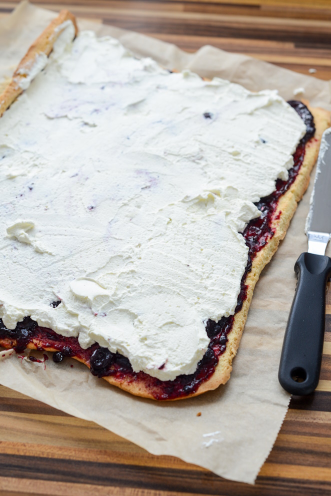 Bûche de Noël mit Kokosnuss und Blaubeeren Rezept