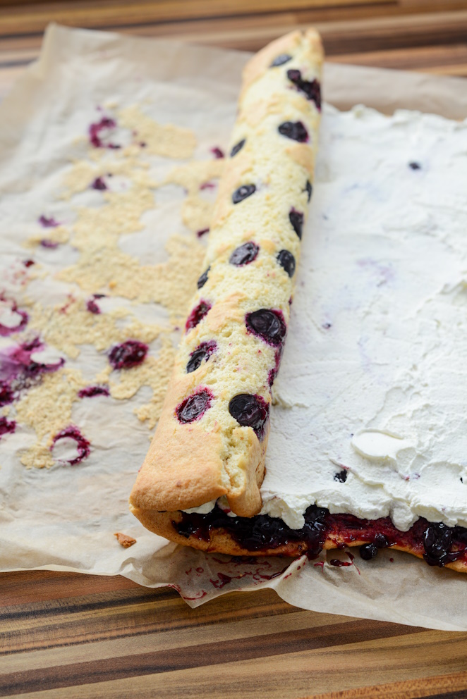 Bûche de Noël mit Kokosnuss und Blaubeeren Rezept