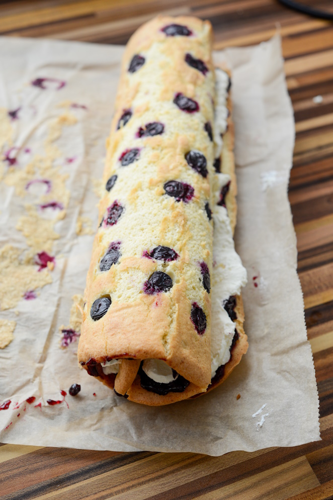 Bûche de Noël mit Kokosnuss und Blaubeeren Rezept