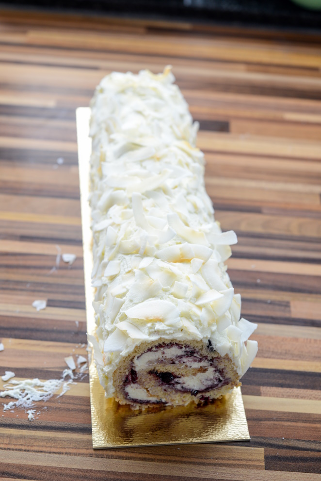 Bûche de Noël mit Kokosnuss und Blaubeeren Rezept