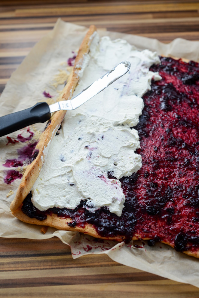 Bûche de Noël mit Kokosnuss und Blaubeeren Rezept