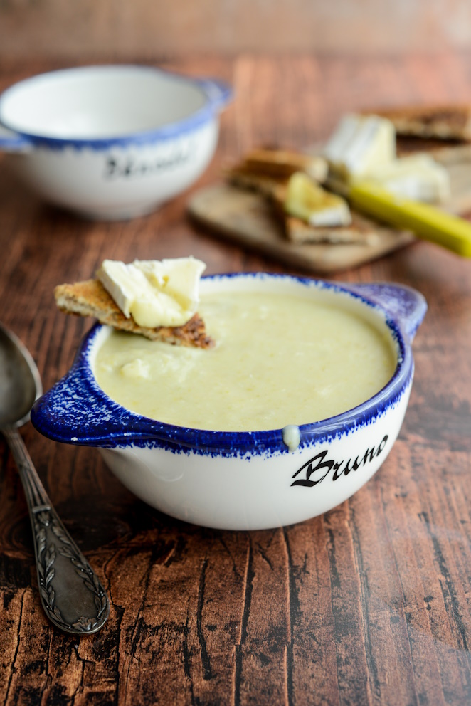 Chicoree- und Camembert-Suppe chicoree-suppe-mit-camembert-rezept