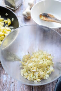 Gefüllter Wirsing aus der Auvergne - Chou farci auvergnat Chou Farci Aus Der Auvergne Rezept 4 200x300