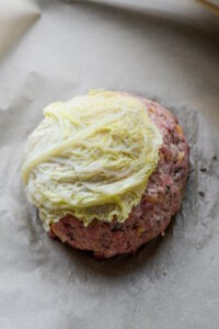 Gefüllter Wirsing aus der Auvergne - Chou farci auvergnat Chou Farci Gefüllte Wirsing Rezept 5 200x300