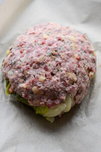 Gefüllter Wirsing aus der Auvergne - Chou farci auvergnat chou-farci-gefuellte-wirsing-rezept-9-200x300