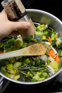 Pot-au-feu mit Fisch und Garnelen Fisch Pot Au Feu Rezept 5 200x300