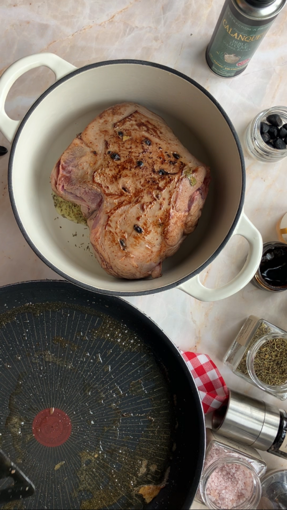 Lammbraten mit Piment d’Espelette und schwarzem Knoblauch Rezept