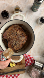 Lammbraten mit Piment d'Espelette und schwarzem Knoblauch Lammbraten Mit Piment D Espelette Und Schwarze Knoblauch 14 169x300