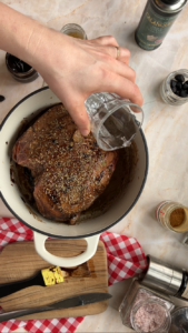 Lammbraten mit Piment d'Espelette und schwarzem Knoblauch Lammbraten Mit Piment D Espelette Und Schwarze Knoblauch 15 169x300
