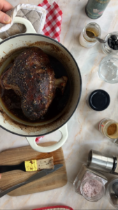 Lammbraten mit Piment d'Espelette und schwarzem Knoblauch Lammbraten Mit Piment D Espelette Und Schwarze Knoblauch 23 169x300