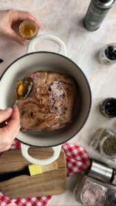 Lammbraten mit Piment d'Espelette und schwarzem Knoblauch Lammbraten Mit Piment D Espelette Und Schwarze Knoblauch 8 169x300
