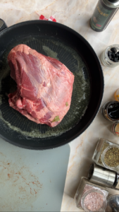 Lammbraten mit Piment d'Espelette und schwarzem Knoblauch Lammbraten Mit Schwarze Knoblauch 8 169x300