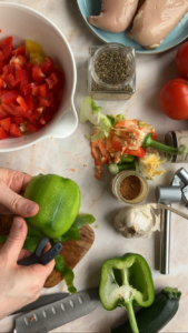 Hähnchenbrust mit Ratatouille one-pot-haenchen-mit-ratatouille-9-169x300