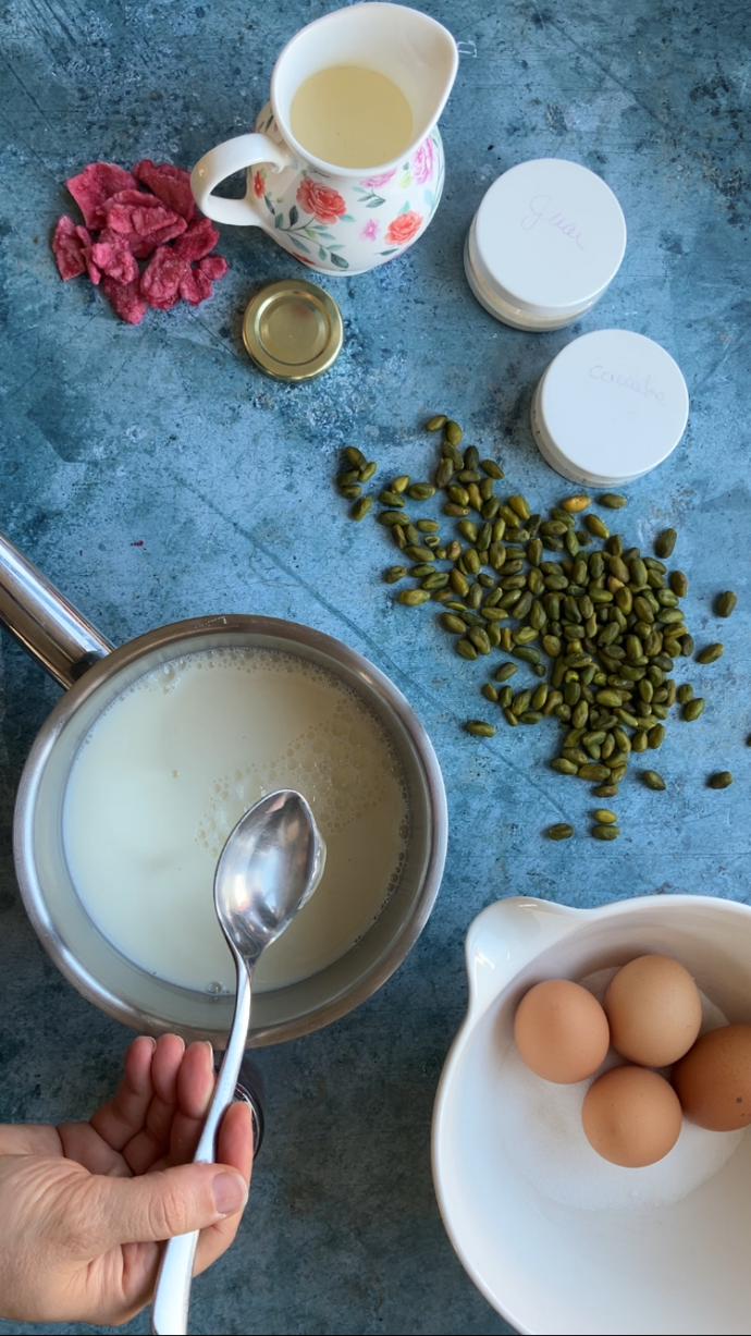 Rosen-Pistazien-Eis Rezept