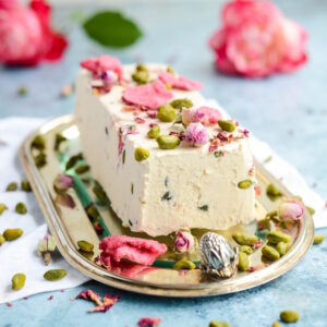 Rosen-Pistazien-Eis