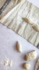 Knoblauchbrötchen mit Petersilie und Steinpilzen wie in Sarlat Knoblauchbrötchen 12 169x300