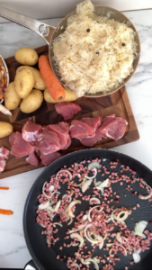 Choucroute mit Schweinemedaillons und Pilzen Choucroute Mit Schweinemedaillons Und Pilzen 4 169x300