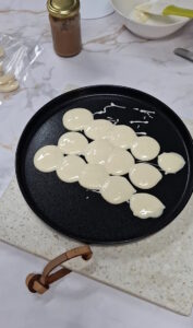 Schneemann-Pralinen mit Pekannüssen Pralinen Mit Pekannüsse Rezept 8 177x300