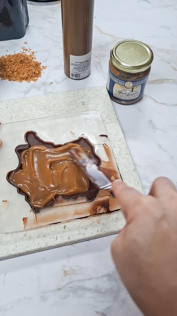 Tafel Schokolade mit Salzbutter-Karamellcreme Rezept