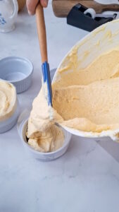 Geeistes Mango-Soufflé Gefrorene Mango Souffle 10 169x300