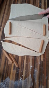 Croissants mit Dulcey Croissant Backen Fluffig 13 169x300