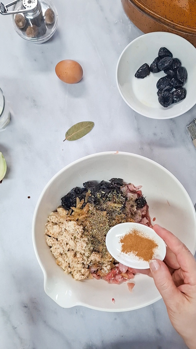 Kaninchenterrine mit Pflaumen Rezept Kaninchenterrine mit Pflaumen Rezept