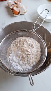 Kuchen aus Savoyen - Gâteau de Savoie Savoyen Kuchen Biskuit Rezept 4 169x300