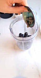 Vegane Tapenade mit schwarzen Oliven Vegane Tapenade Rezept 5 157x300