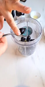 Vegane Tapenade mit schwarzen Oliven Vegane Tapenade Rezept 6 157x300