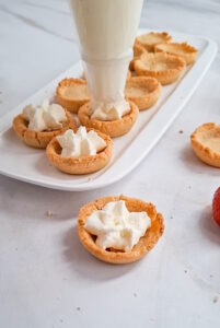 Erdbeer-Mini-Tartelettes Erdbeer Sahne Mini Tartelettes Rezept 1 201x300