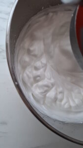 Stachelbeer-Käsekuchen mit Baiser – Einfaches Sommerrezept Stachelbeerkuchen Mit Baiser 1 169x300