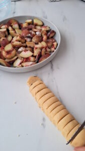 Pfirsich-Cobbler mit Palet bretons - englischem Dessert mit bretonischem Flair Pfirsich Cobbler Mit Palet Bretons Rezept 2 169x300